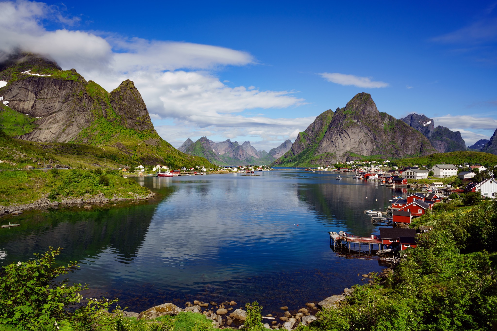 Lofoten med Ishotellet och Havila Kystruten
